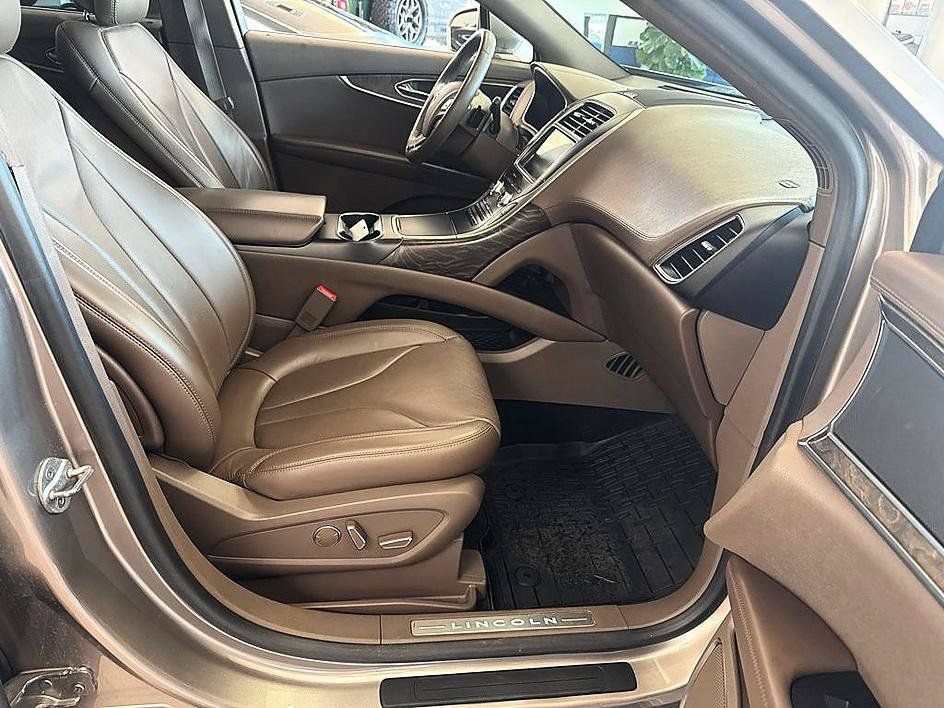 Used 2018 Lincoln MKX Reserve w/ Lincoln MKX Climate Package AWD/4WD image 22