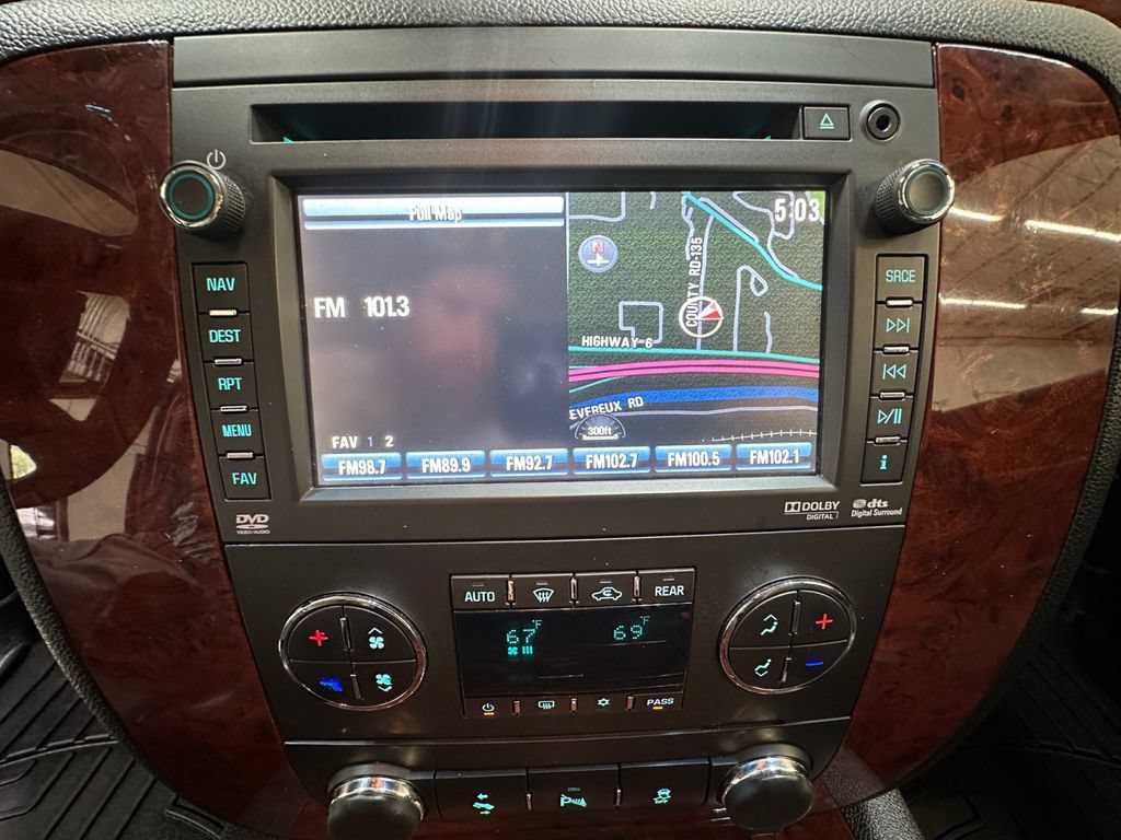 Used 2014 Chevrolet Suburban LTZ AWD/4WD image 14