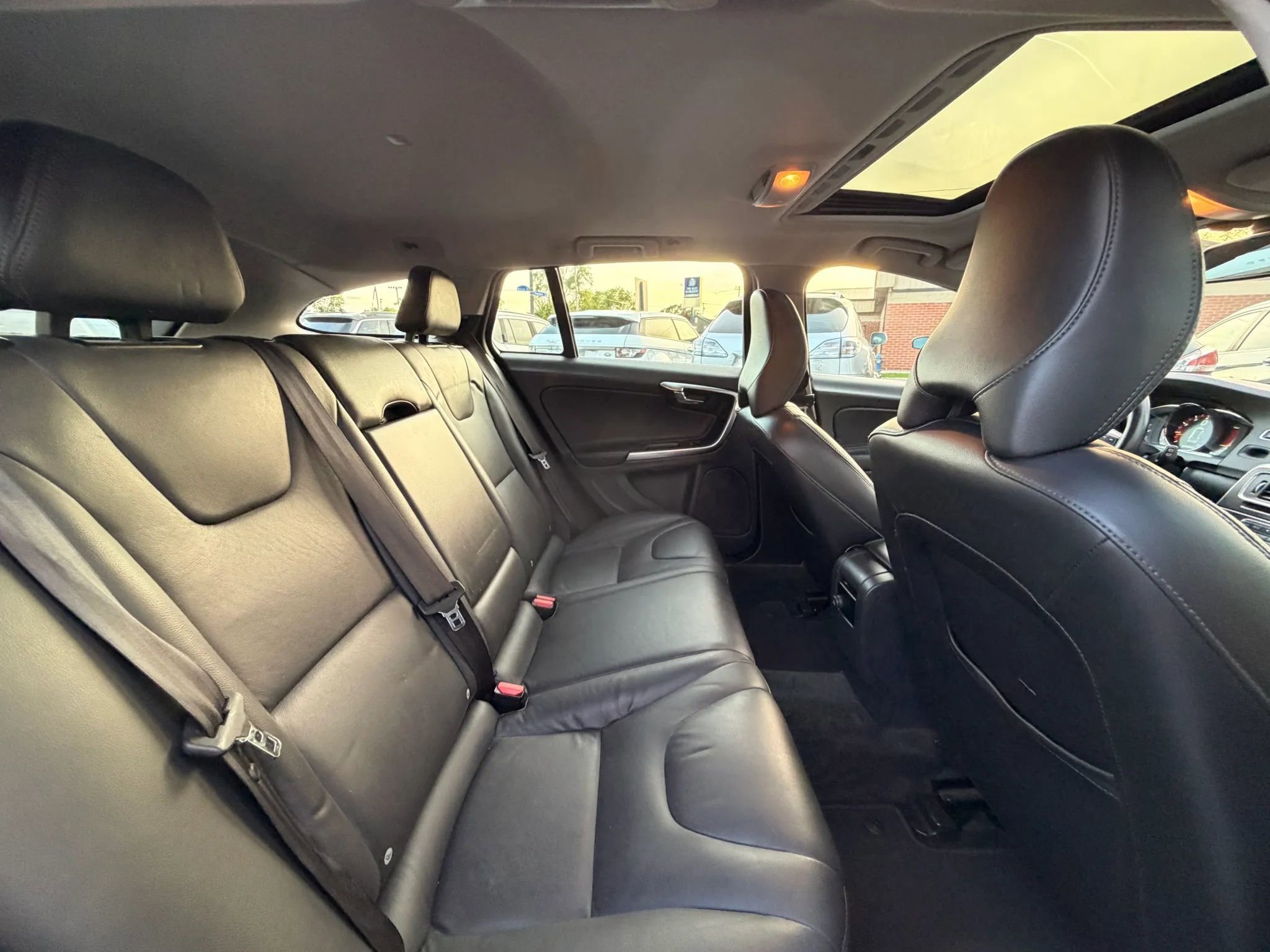 Used 2015 Volvo V60 T5 Platinum AWD/4WD image 24