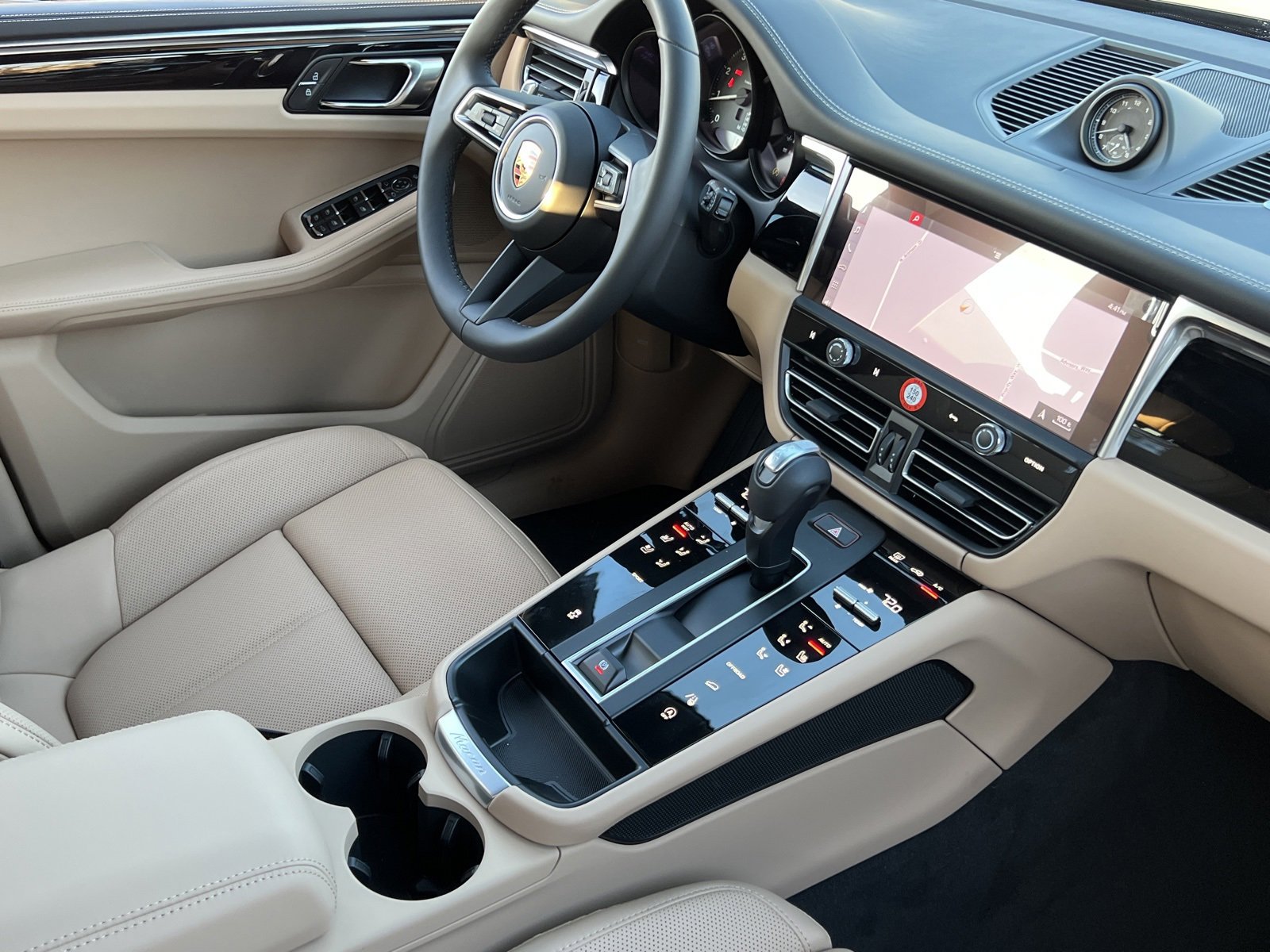 New 2026 Porsche Macan image 13