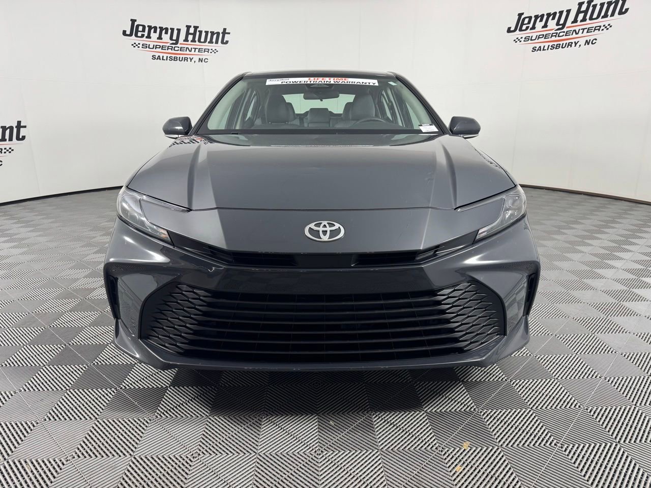 Used 2025 Toyota Camry LE FWD image 4