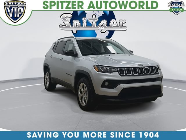 Used 2024 Jeep Compass Latitude AWD/4WD image 3