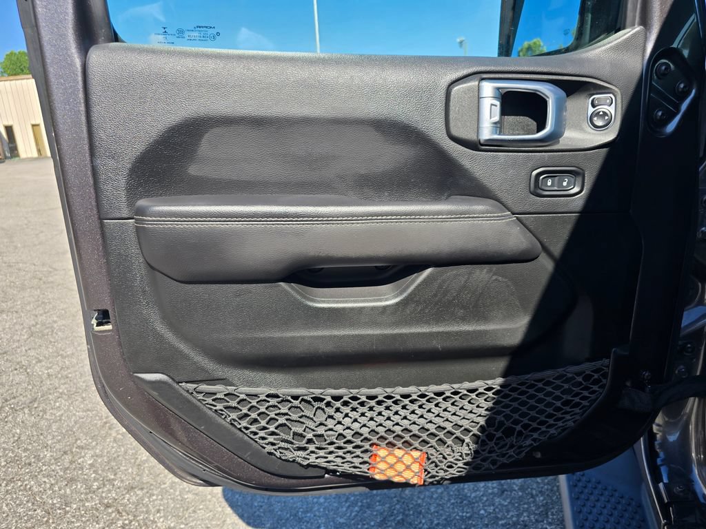 Used 2022 Jeep Wrangler Unlimited Sahara AWD/4WD image 44