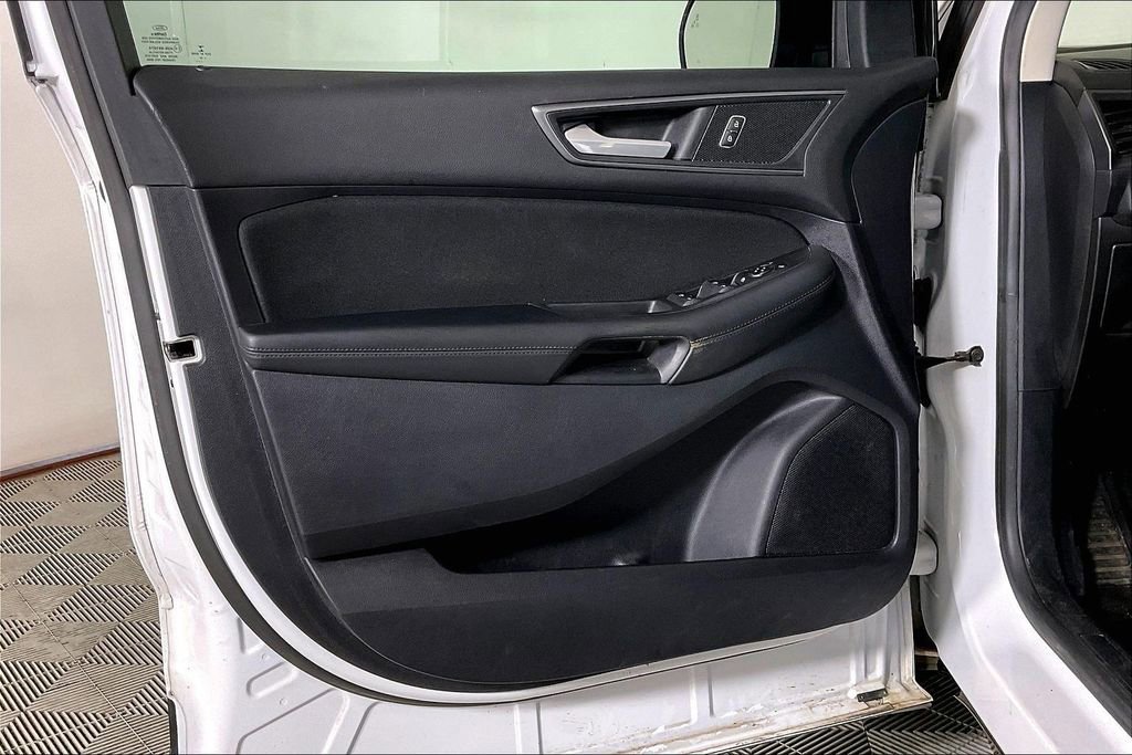 Used 2019 Ford Edge SE w/ SE Fleet Driver's Package image 21