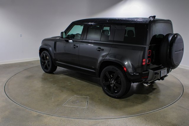 New 2025 Land Rover Defender 110 V8 image 3