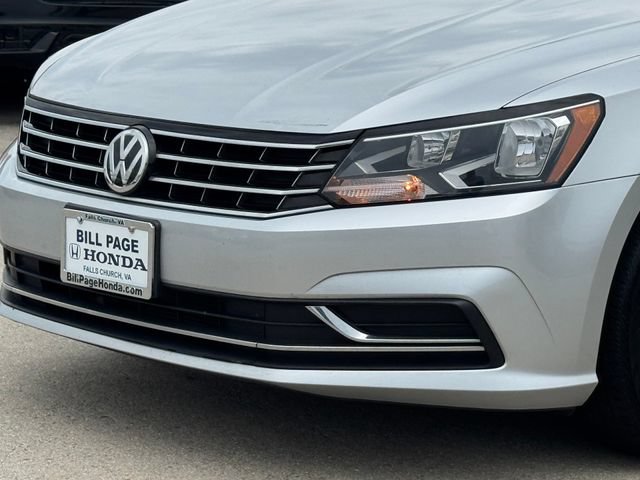 Used 2018 Volkswagen Passat 2.0T S w/ Driver Assistance Package FWD image 3