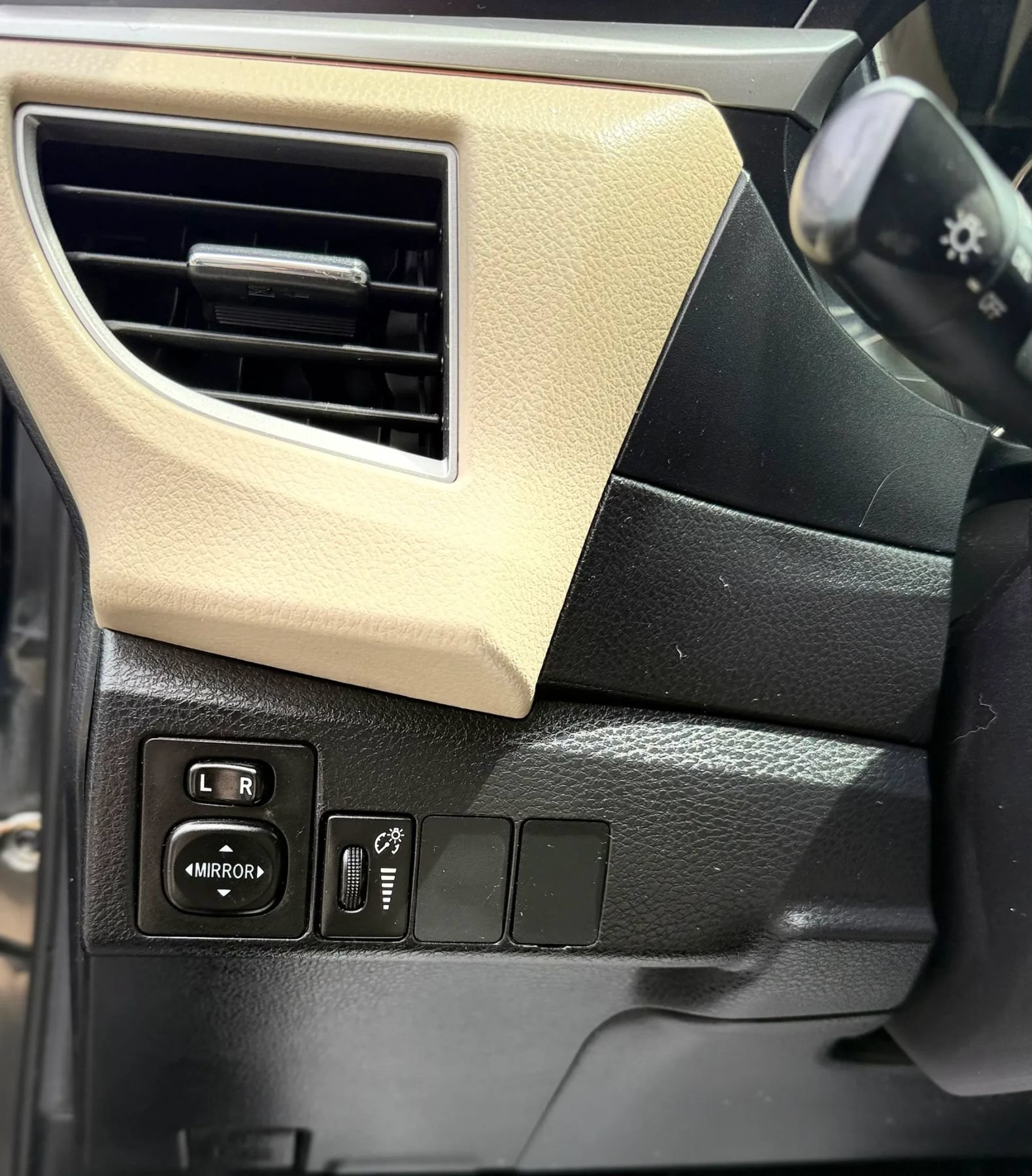 Used 2016 Toyota Corolla LE FWD image 21