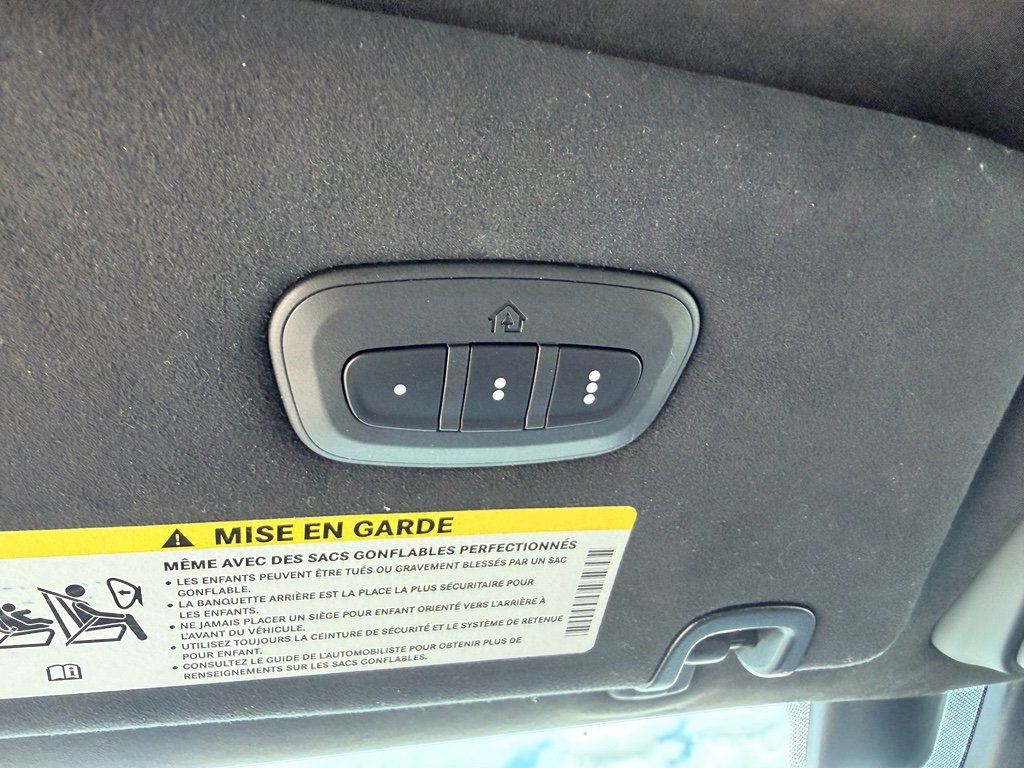 Used 2022 Chrysler Pacifica Pinnacle image 14