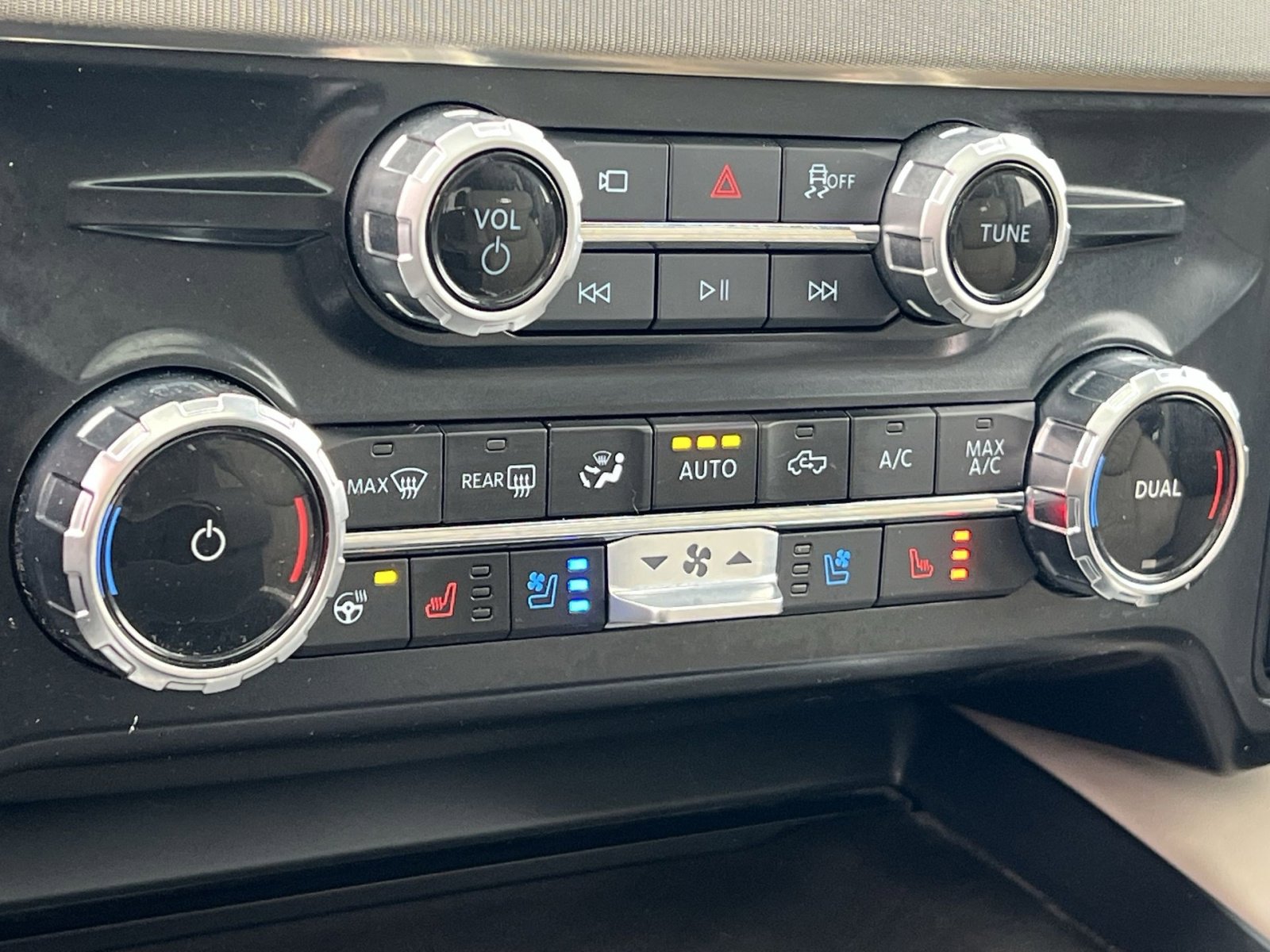 Used 2025 Ford F450 Platinum w/ Platinum Plus Package image 21