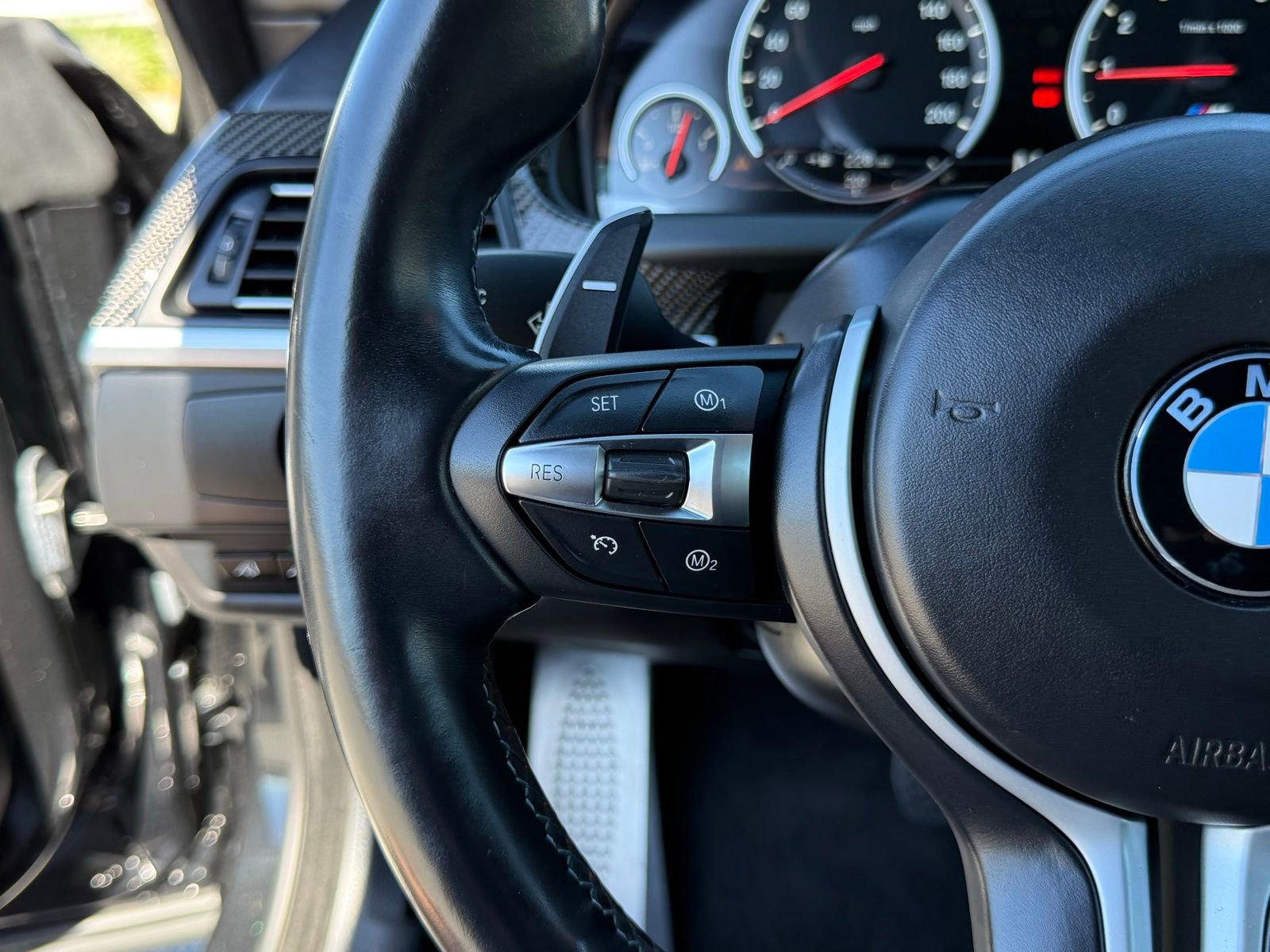 Used 2014 BMW M6 Convertible image 24