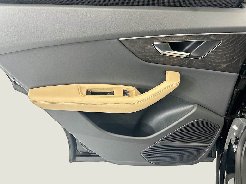 Used 2025 Audi Q8 Premium Plus image 25