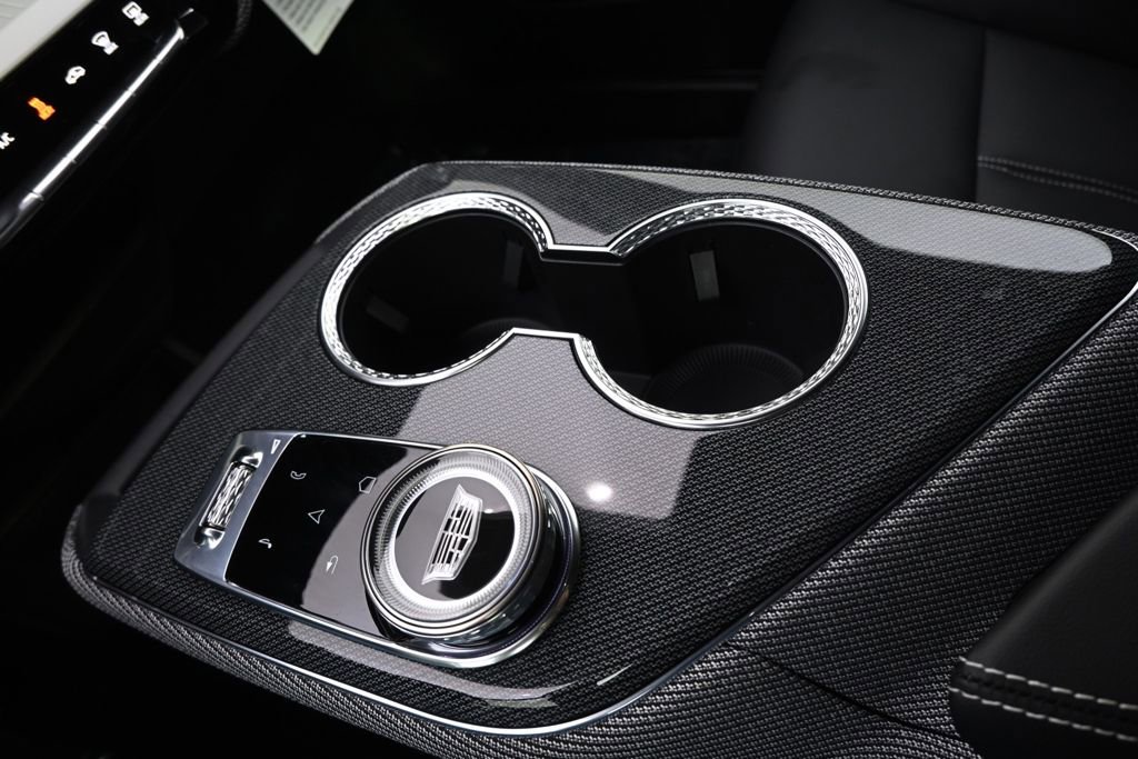 New 2026 Cadillac Optiq Luxury 1 image 30