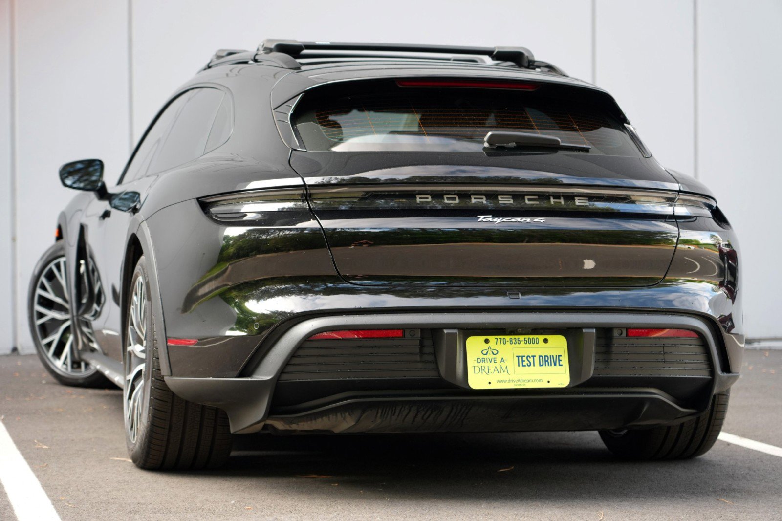 Used 2023 Porsche Taycan 4 Cross Turismo w/ Premium Package AWD/4WD image 6