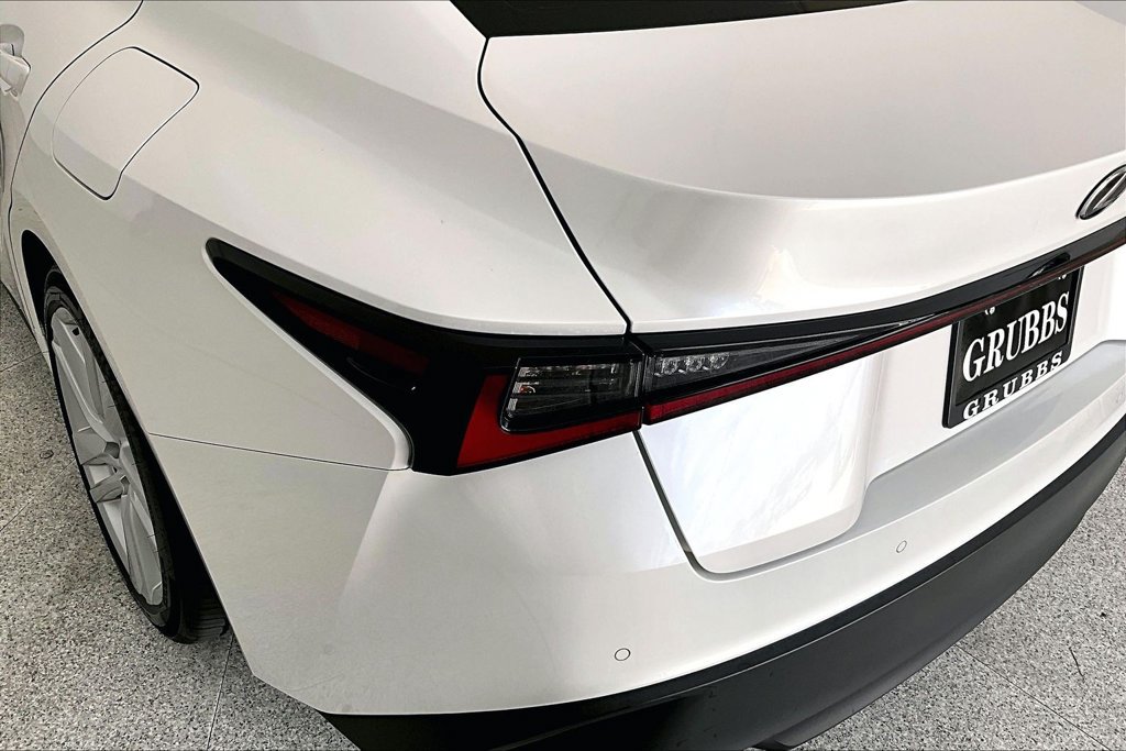 Used 2024 Lexus IS 300 w/ Comfort Package RWD image 37