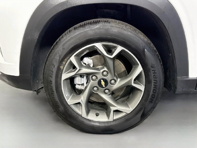 Used 2026 Chevrolet Trax LT FWD image 37