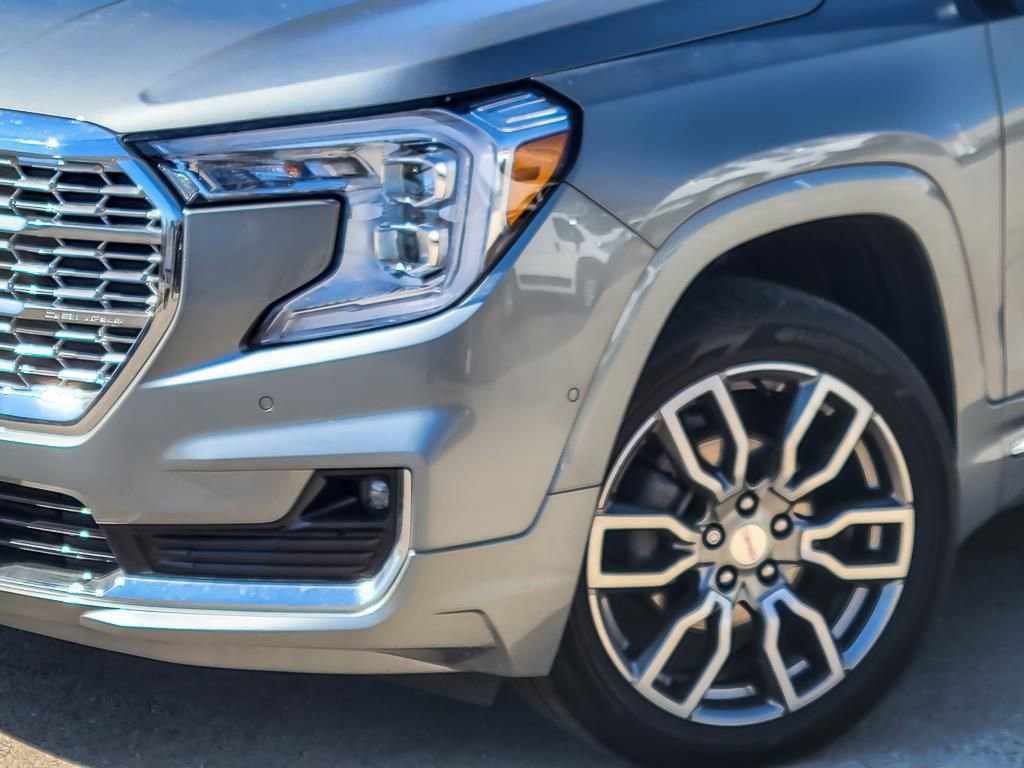 Used 2024 GMC Terrain Denali w/ Denali Premium Package image 4