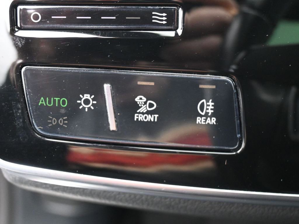 Used 2019 Audi A8 L 3.0T w/ Executive Package image 19