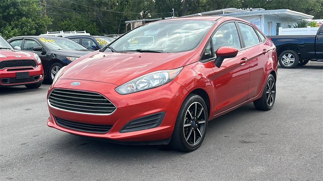 Used 2018 Ford Fiesta SE FWD image 2