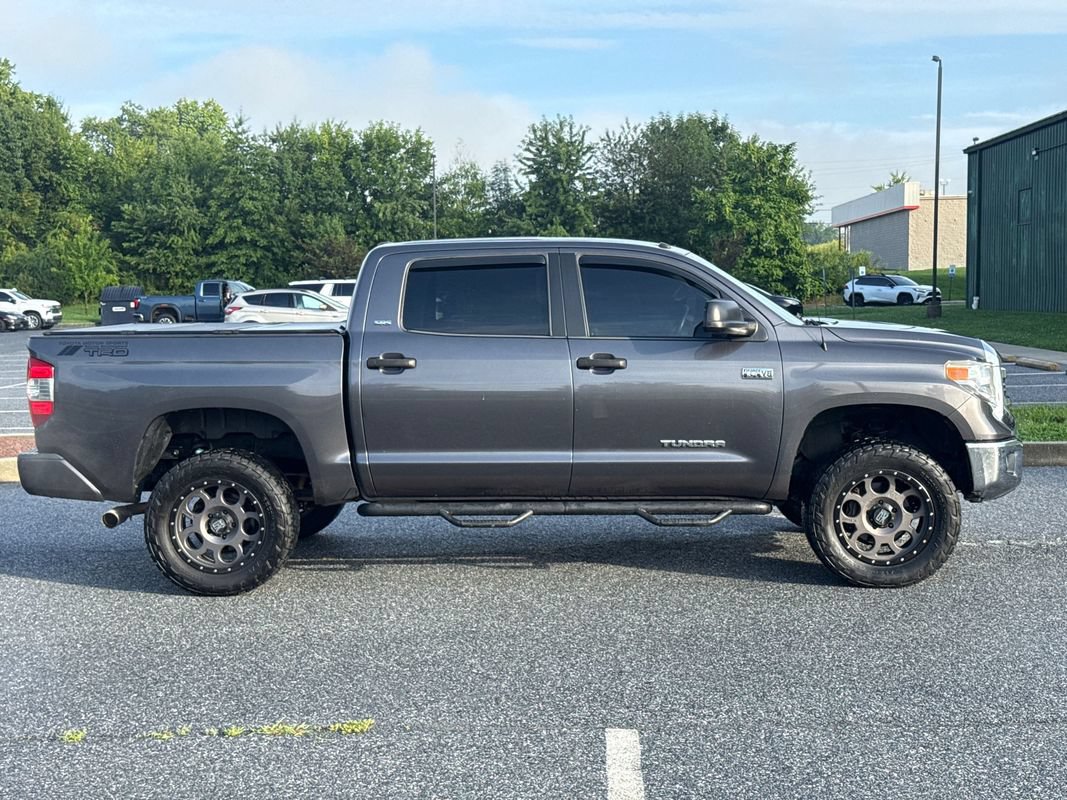 Used 2017 Toyota Tundra SR5 w/ TRD Off Road Package AWD/4WD image 9