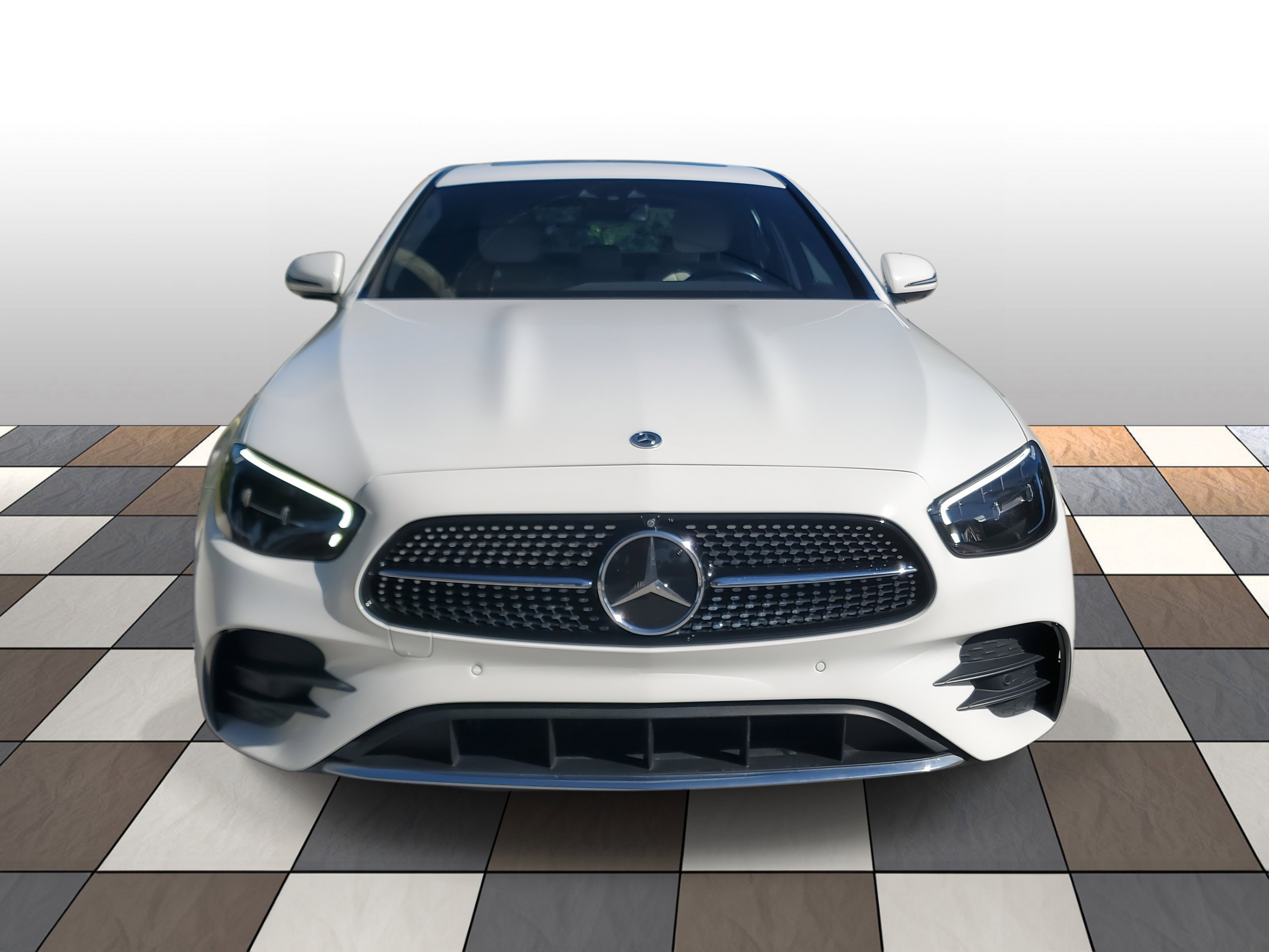 Used 2022 Mercedes-Benz E 350 Sedan image 2