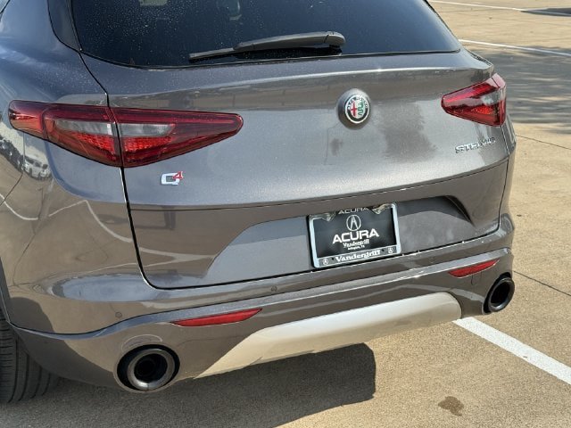 Used 2023 Alfa Romeo Stelvio Ti AWD/4WD image 6
