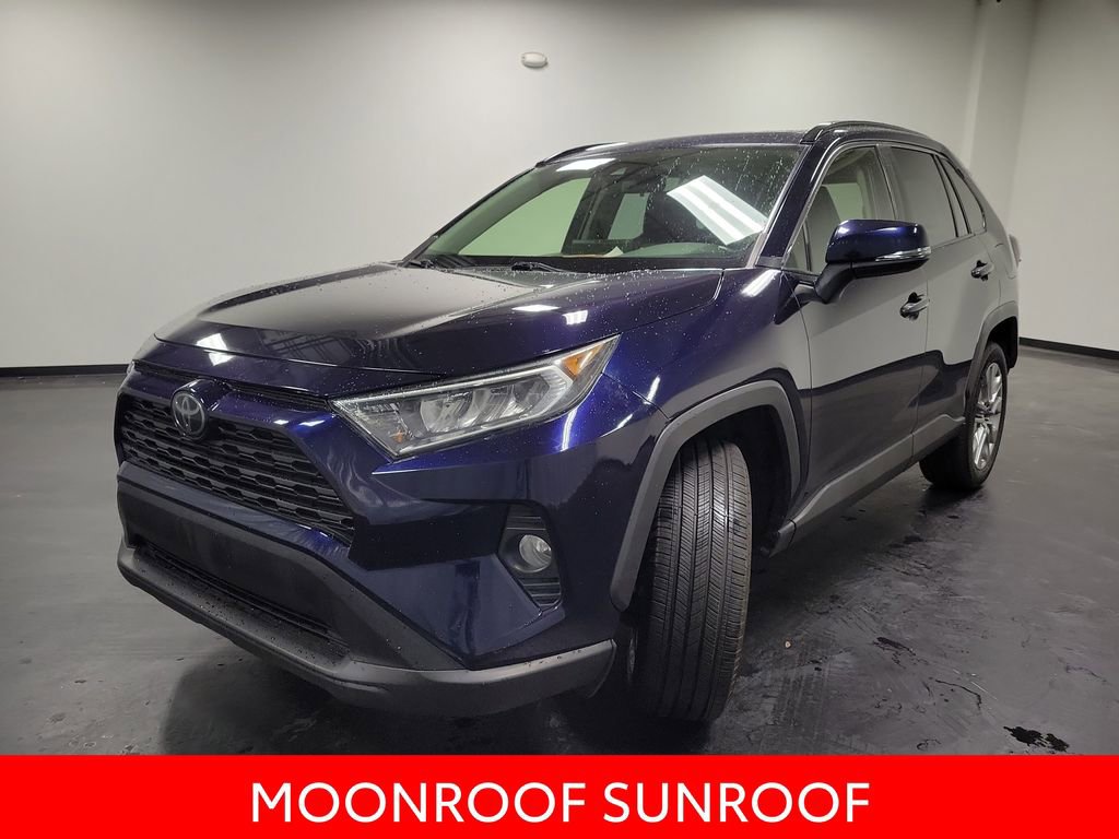 Used 2021 Toyota RAV4 XLE Premium image 4