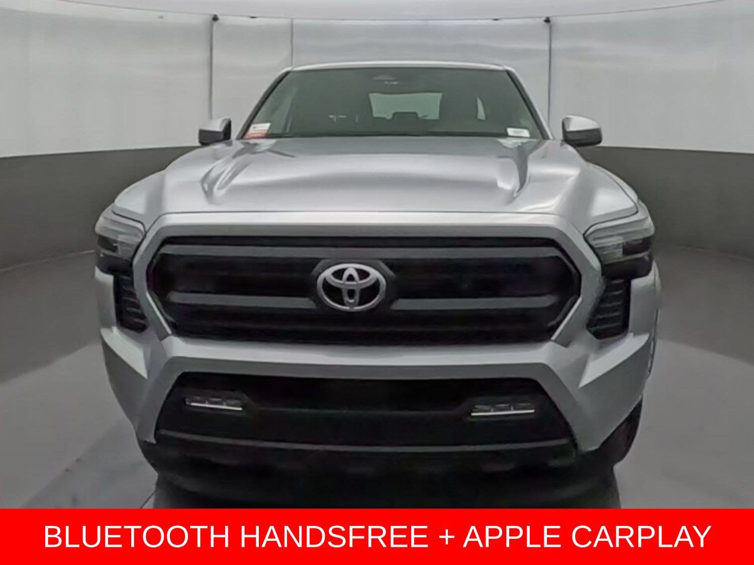 Certified 2025 Toyota Tacoma SR5 AWD/4WD image 3