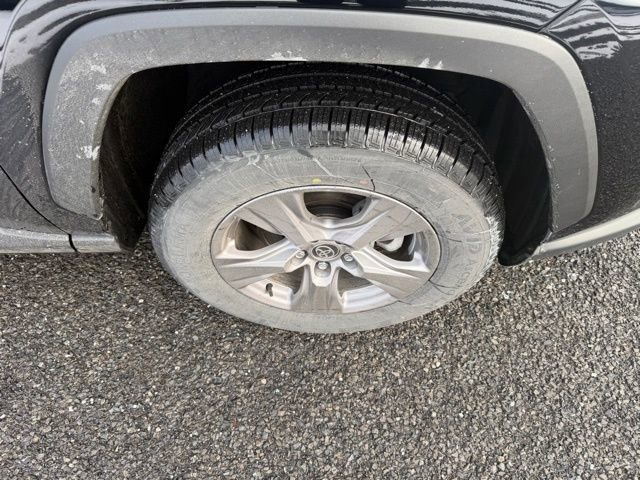 Used 2024 Toyota RAV4 XLE w/ Convenience Package image 20