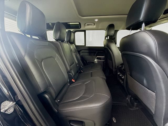 Used 2023 Land Rover Defender 110 SE AWD/4WD image 29