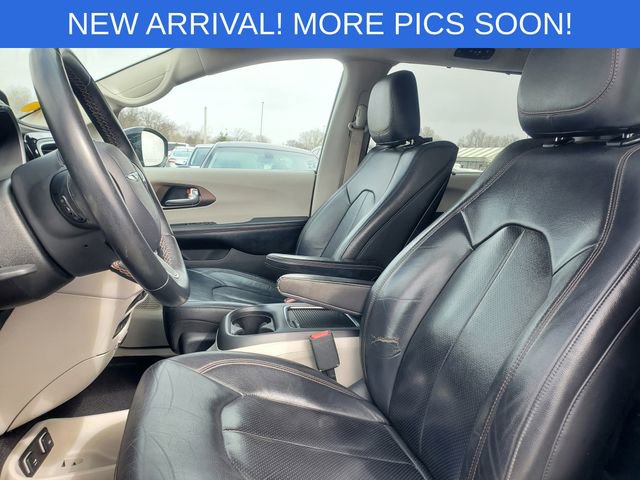 Used 2017 Chrysler Pacifica Touring-L Plus w/ Advanced Safetytec Group image 5