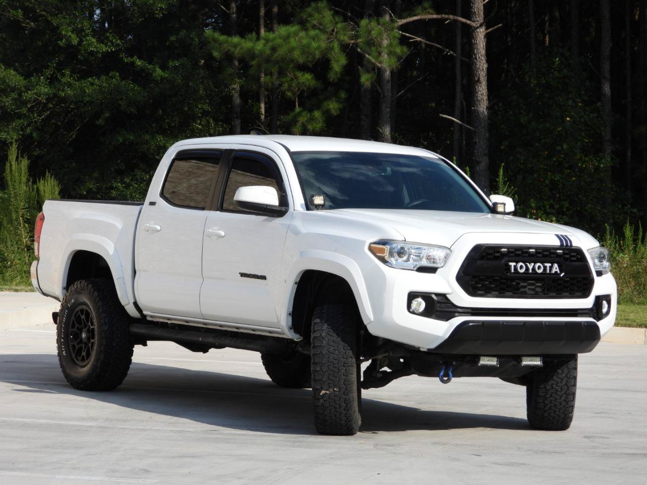 Used 2021 Toyota Tacoma SR5 RWD image 12