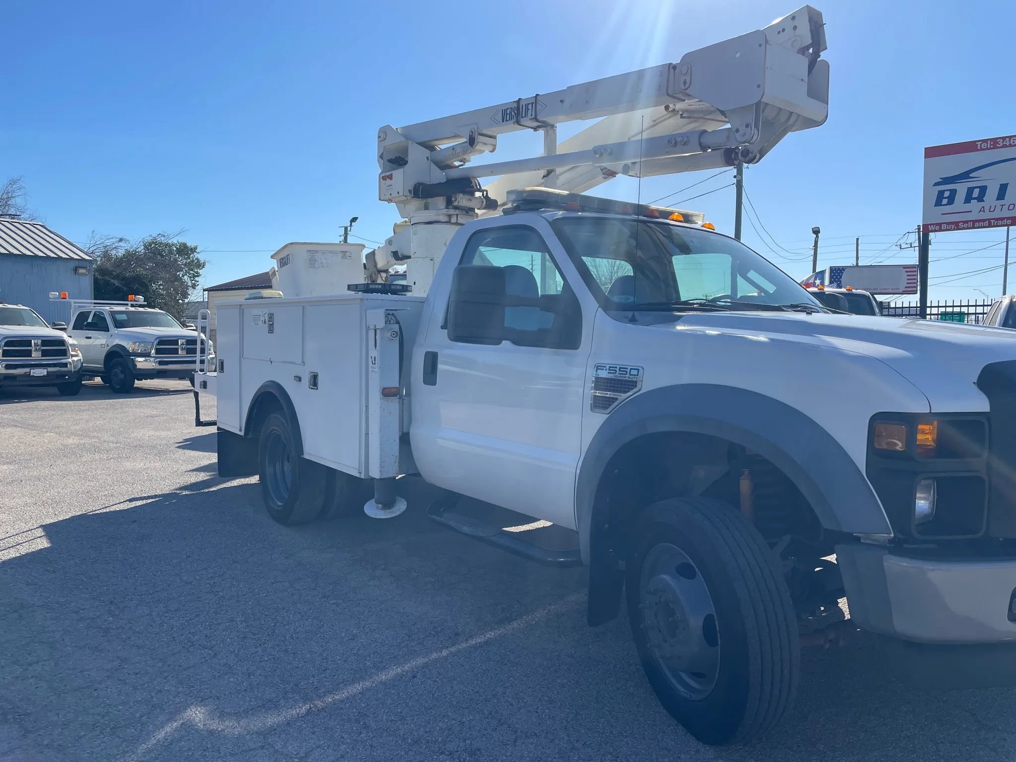 Used 2008 Ford F550 2WD Regular Cab Super Duty image 2