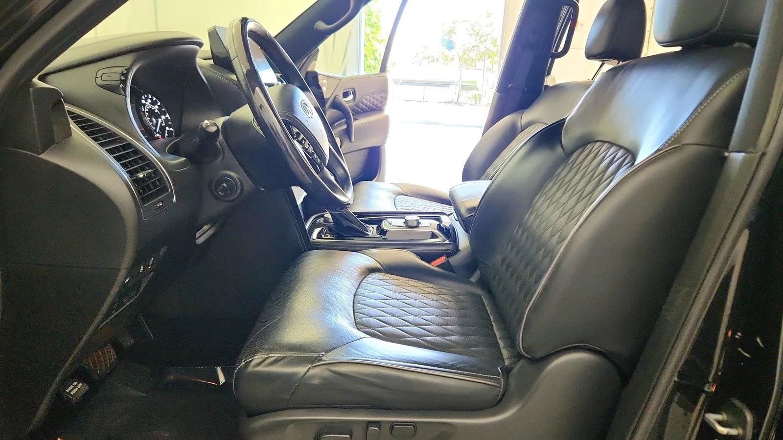 Used 2024 INFINITI QX80 Sensory w/ Cargo Package AWD/4WD image 15