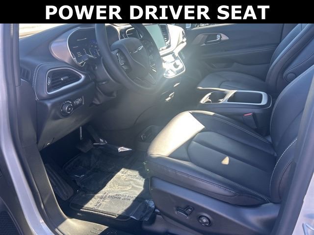 New 2026 Chrysler Pacifica Select w/ S Appearance Package image 12