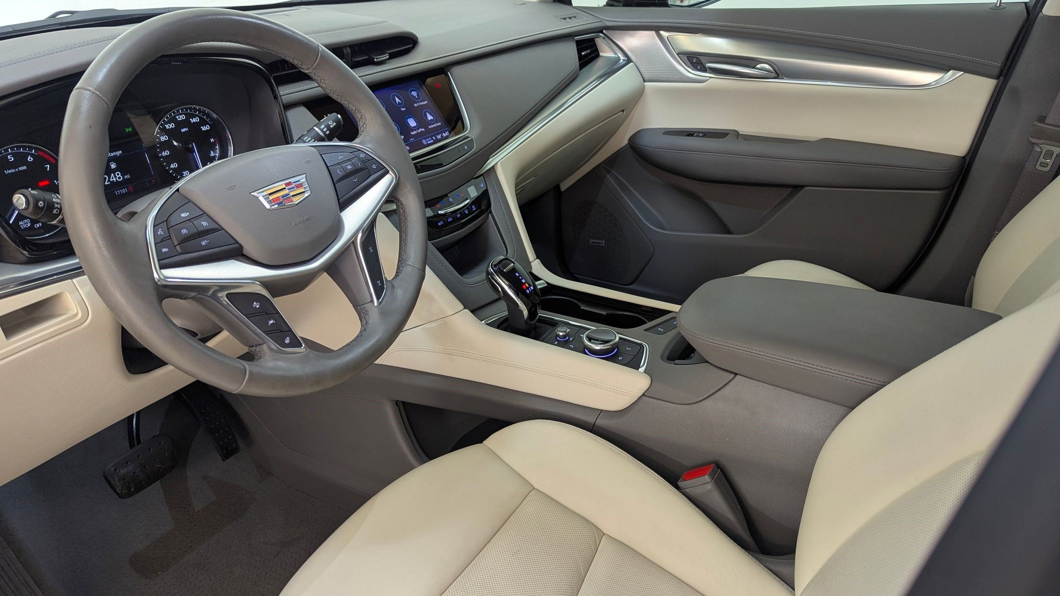 Certified 2023 Cadillac XT5 Premium Luxury image 4