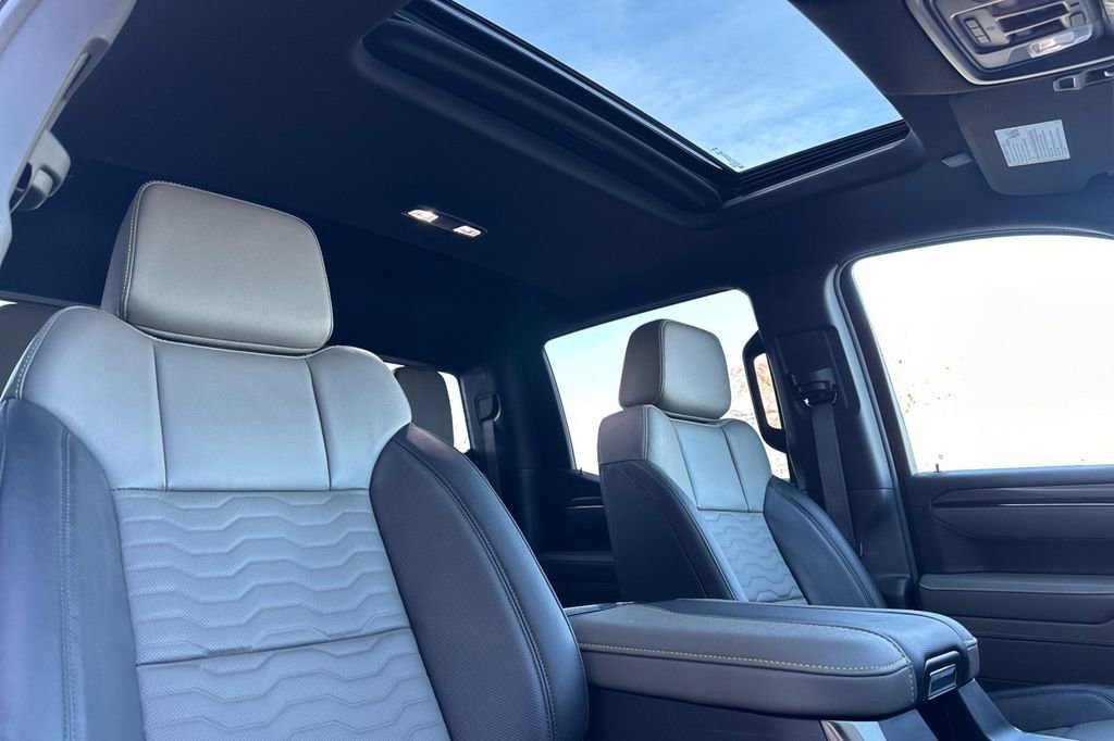 Used 2025 Chevrolet Silverado 1500 ZR2 w/ Technology Package image 16