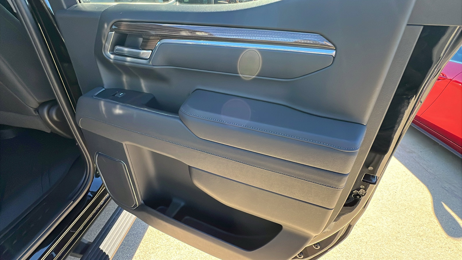 Used 2025 Chevrolet Silverado 1500 LT image 21