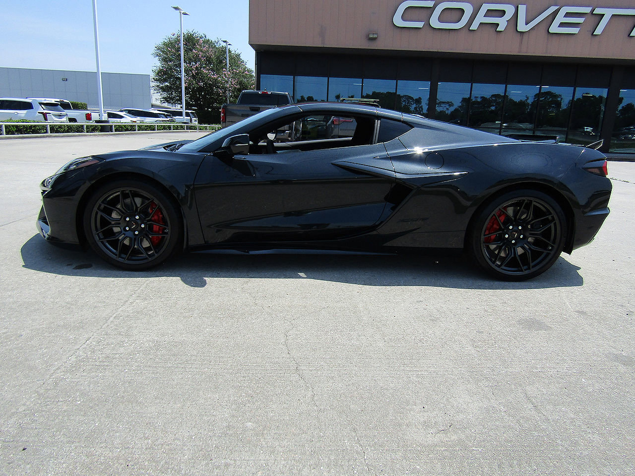 Used 2024 Chevrolet Corvette Z06 RWD image 8