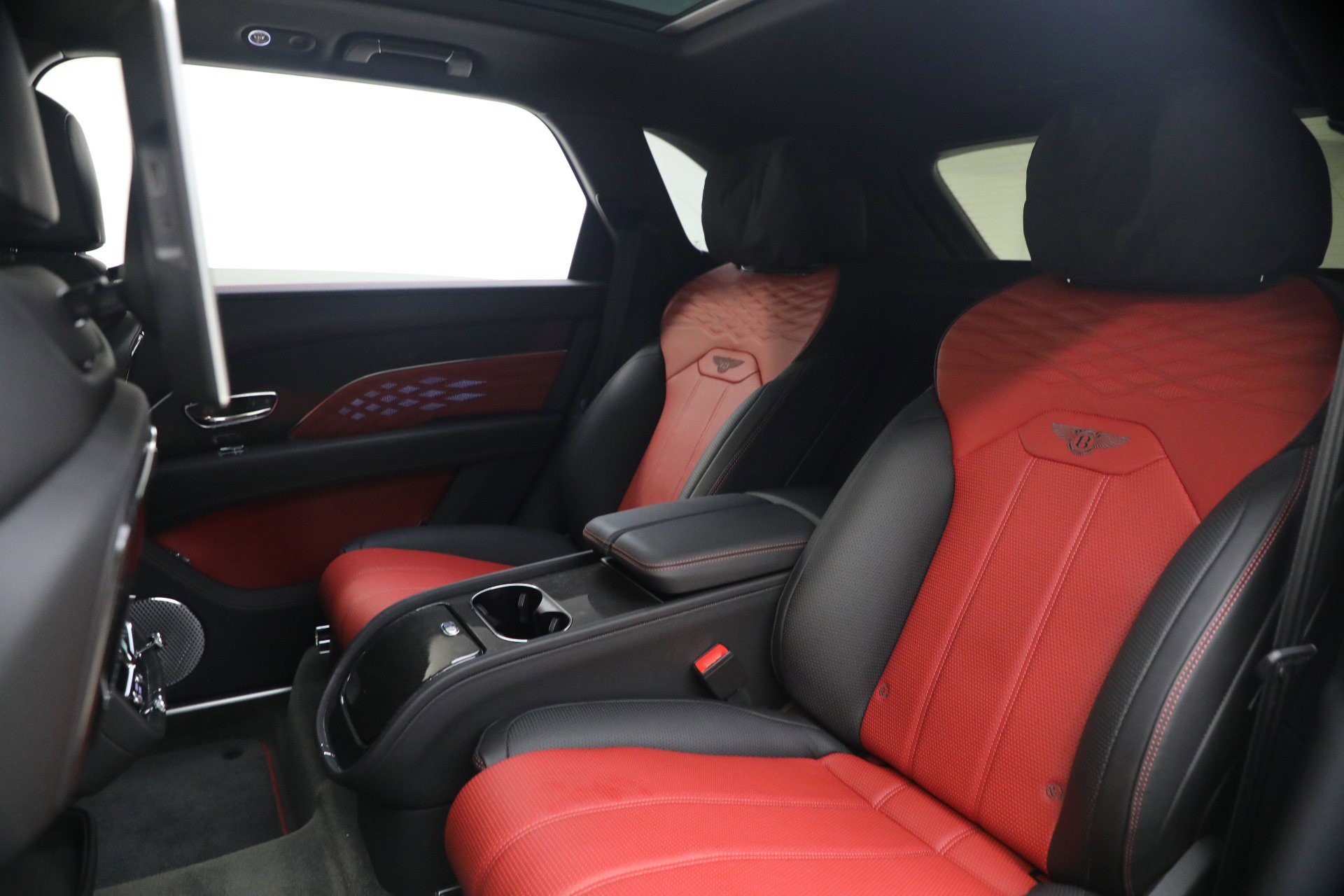 Used 2023 Bentley Bentayga Extended Wheelbase image 26