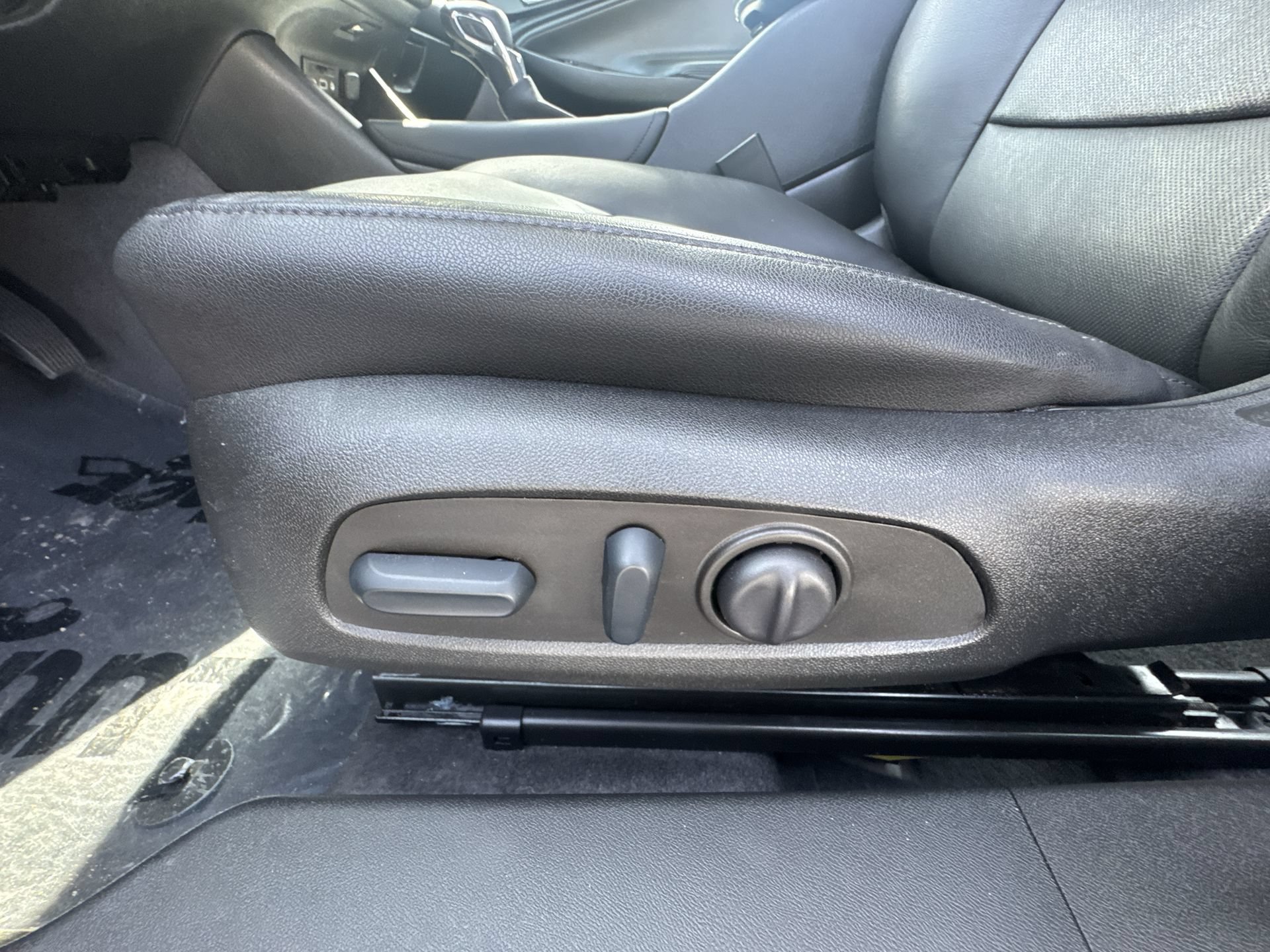 Certified 2022 Chevrolet Malibu Premier FWD image 12