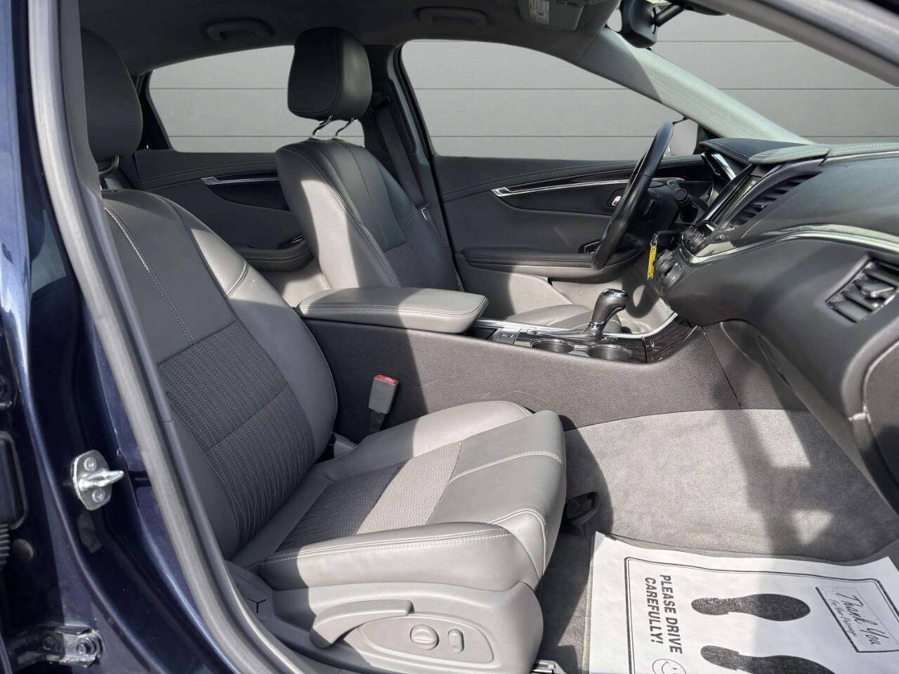 Used 2015 Chevrolet Impala LT w/ Convenience Package image 18