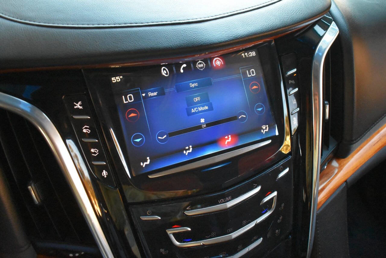 Used 2015 Cadillac Escalade Premium image 27