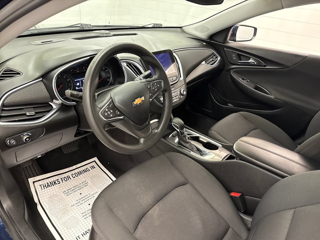 Used 2021 Chevrolet Malibu LT FWD image 9