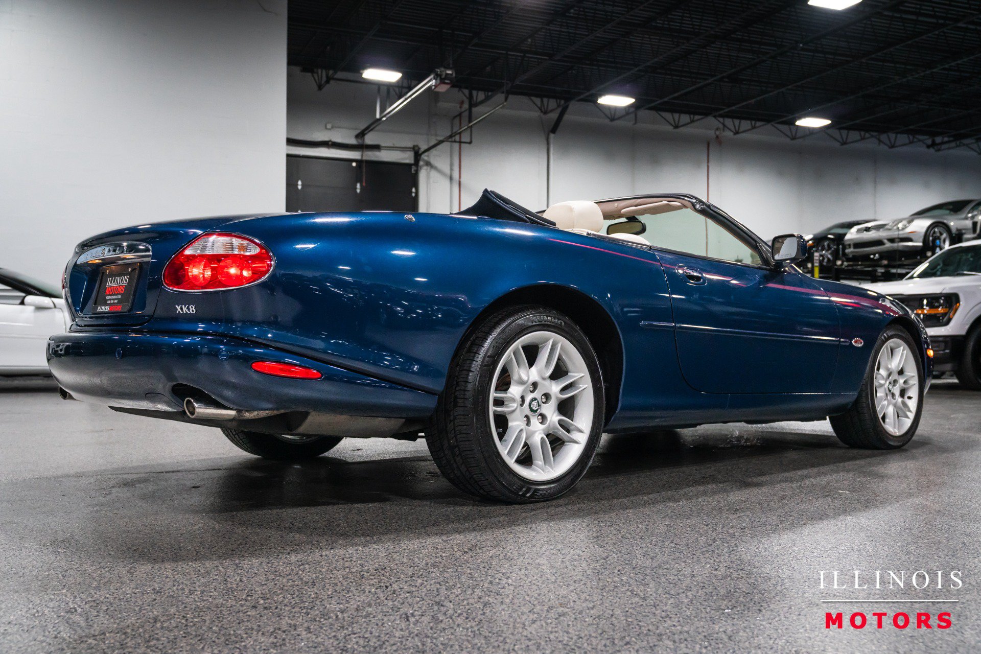 Used 2002 Jaguar XK8 Convertible RWD image 5