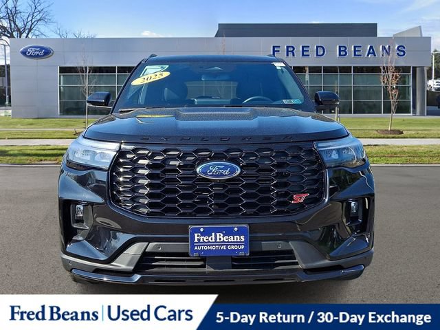 Used 2025 Ford Explorer ST AWD/4WD image 2