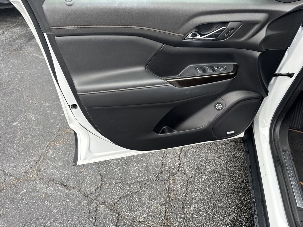 Used 2023 GMC Acadia AT4 image 10