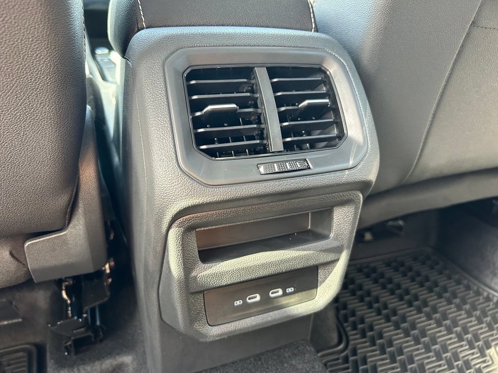 New 2026 Volkswagen Taos SE FWD image 45