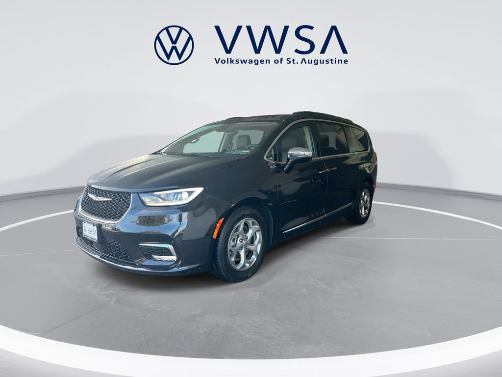 Used 2023 Chrysler Pacifica Limited FWD image 3