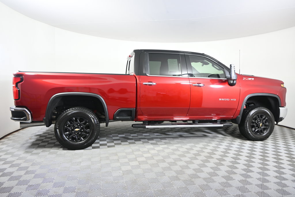Used 2025 Chevrolet Silverado 3500 LTZ w/ LTZ Premium Package AWD/4WD image 8