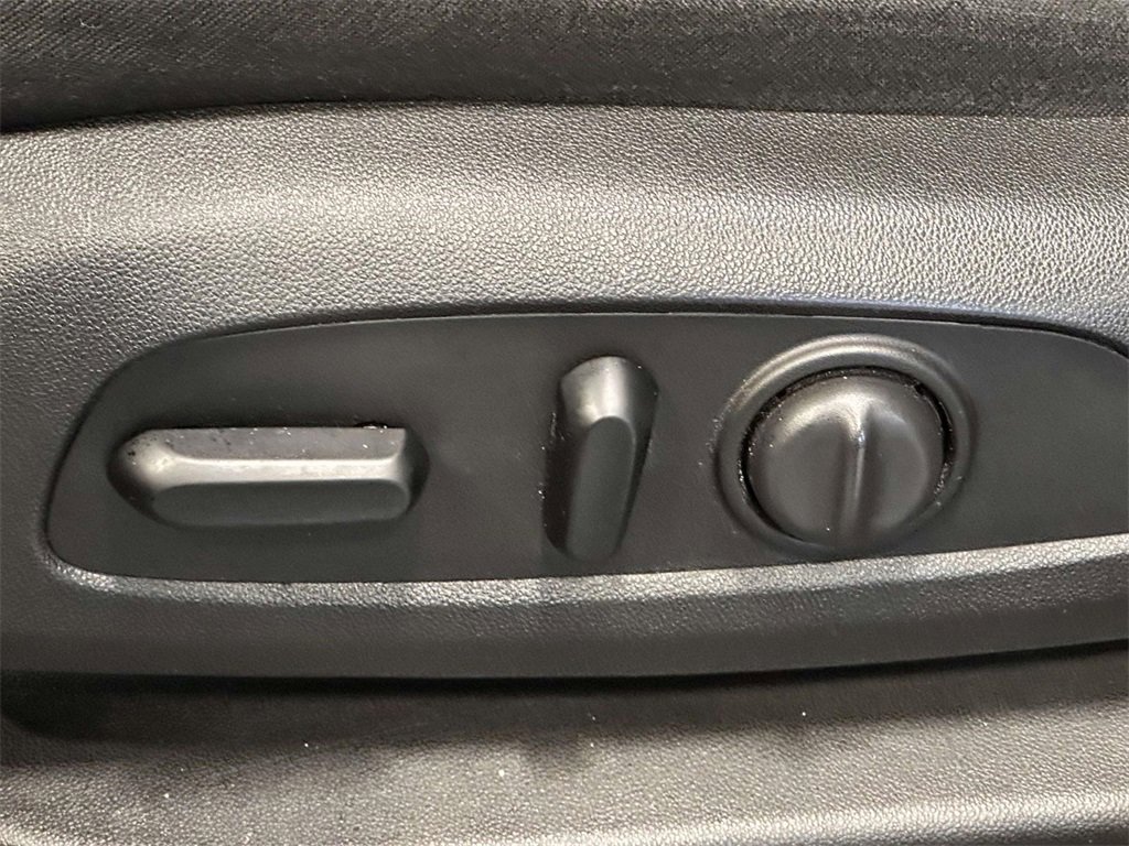 Used 2020 Chevrolet Equinox LT image 14